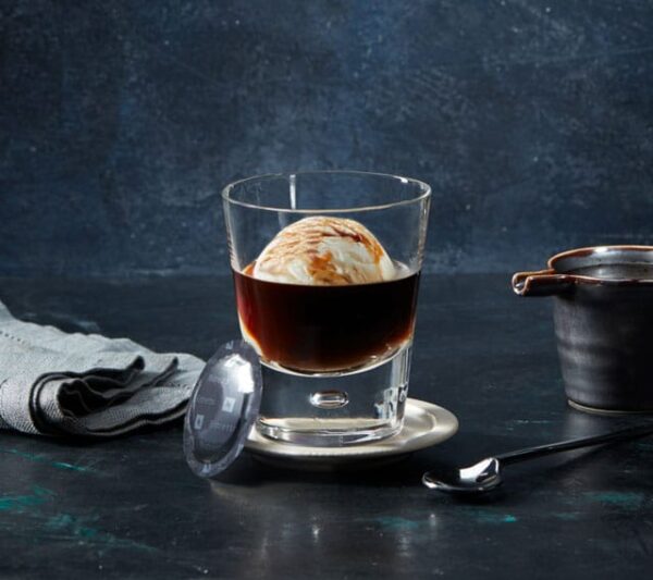 double-shot-affogato-coffee-recipe-mobile1.jpg Affogato, 110ml - cu înghețată Luado
