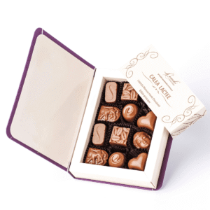 manuscrisele-ciocolatei-calea-lactee-interior.png Cutie Manuscrisele Ciocolatei: Calea Lactee