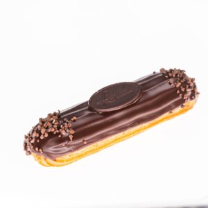 Éclair artizanal cu ciocolată neagră