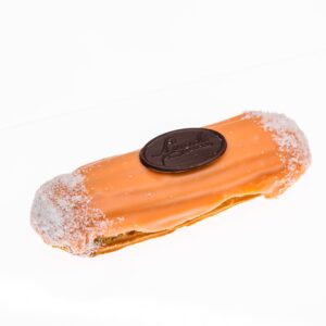 Éclair artizanal cu mango și cocos